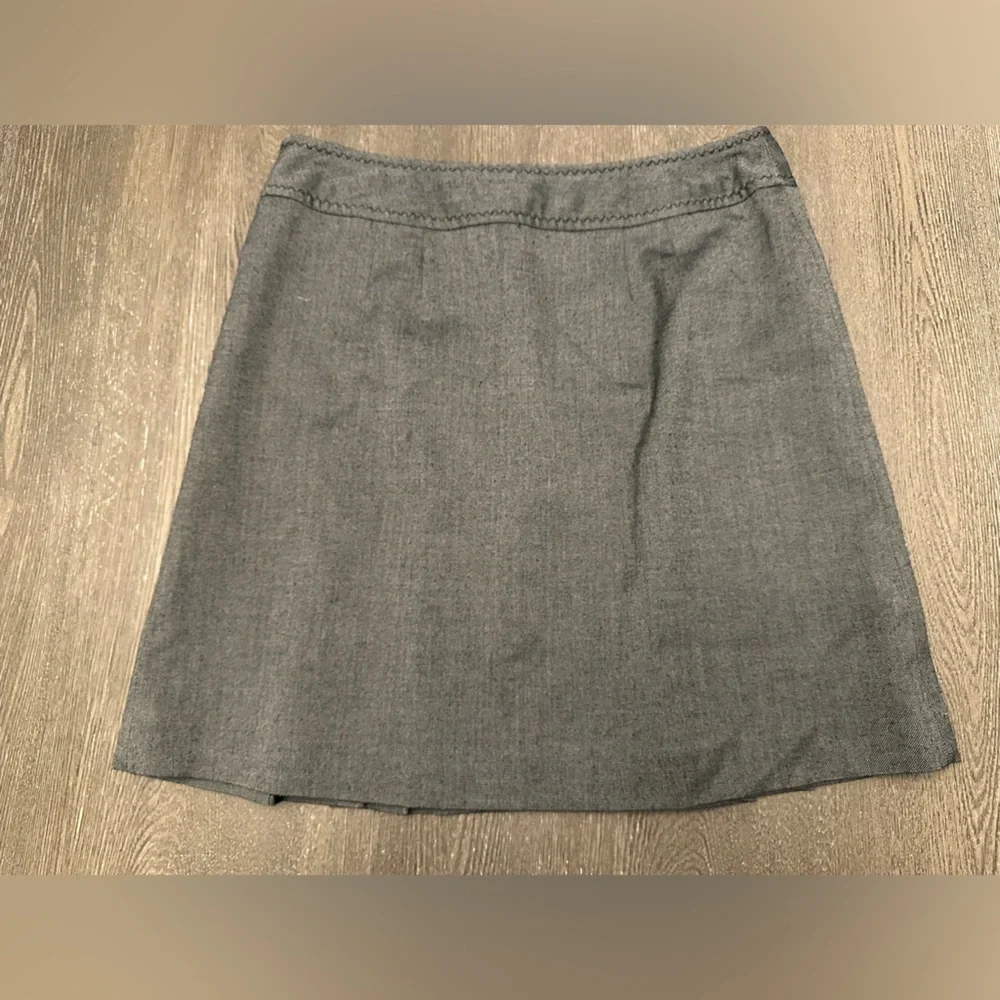 ANN TAYLOR LOFT GREY PENCIL SKIRT - Size 8 SKU:361